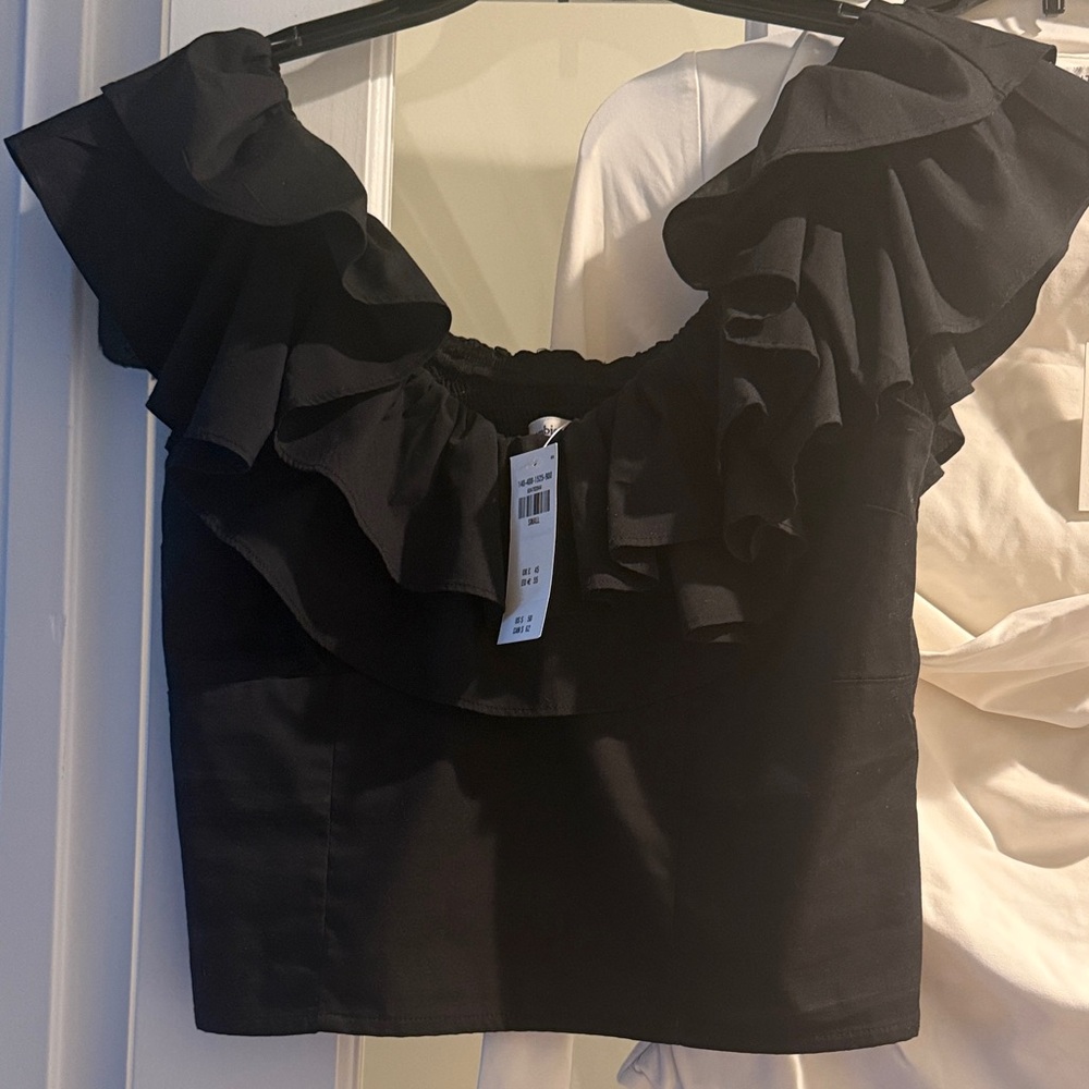 NWT Abercrombie Black Ruffle Top size S